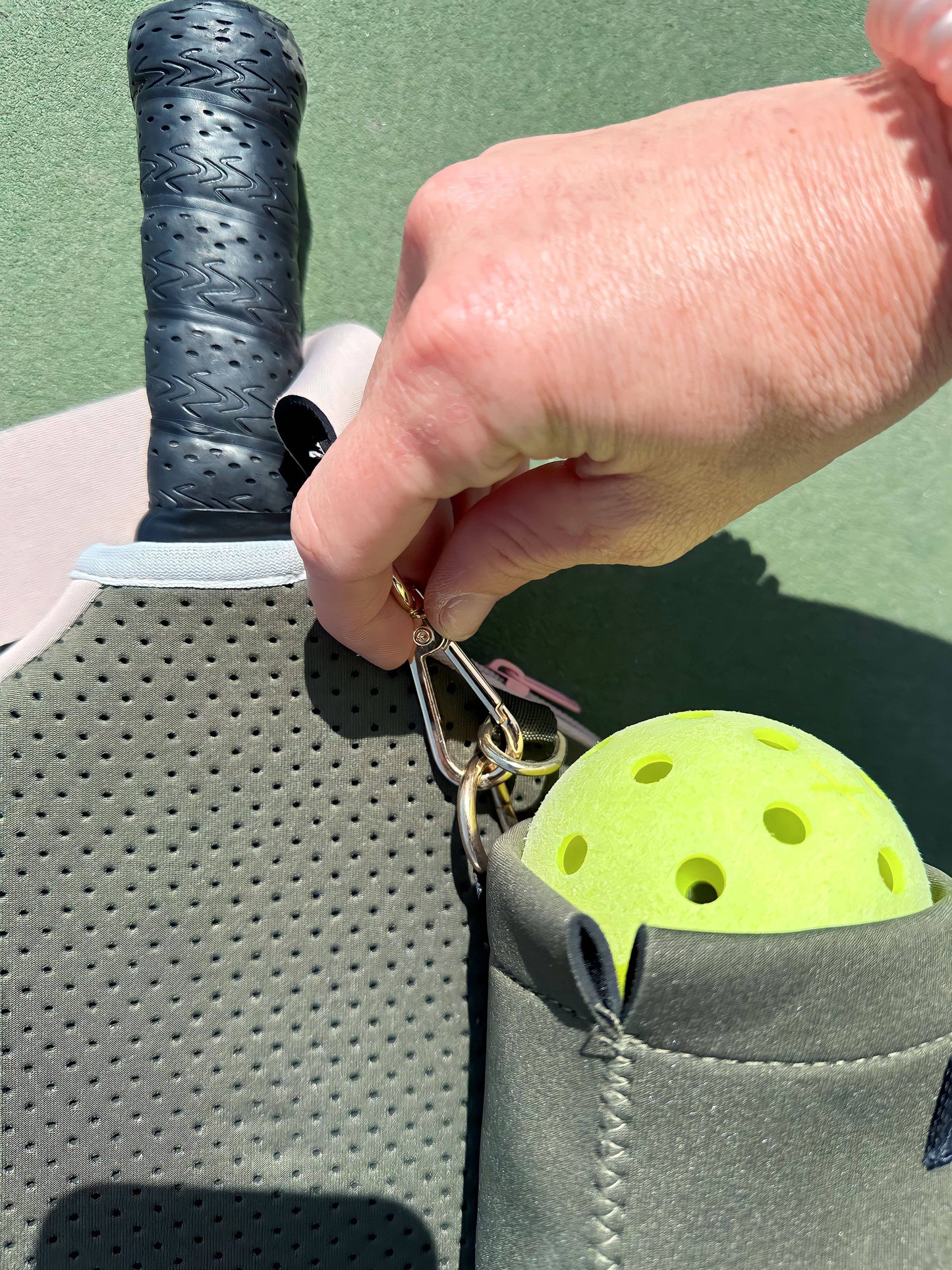 Paddle Holder and Water/Ball: Green